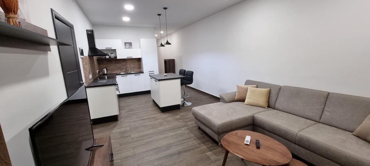 Enjoy And Relax Apartment Mosta Exterior foto